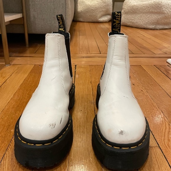 Dr. Martens 2976 SMOOTH LEATHER PLATFORM
CHELSEA BOOTS - Picture 5 of 9